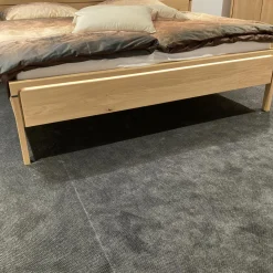 Musterring Polsterbetten|Bett Anconia Eiche Natur Massiv Mit 2 Hängekonsolen Mit Aufsatzpanleele Eiche Natur Massiv Griffe Eiche Natur Anthrazit Inklusive Beleuchtung Ohne Lattenrost Ohne Matratze