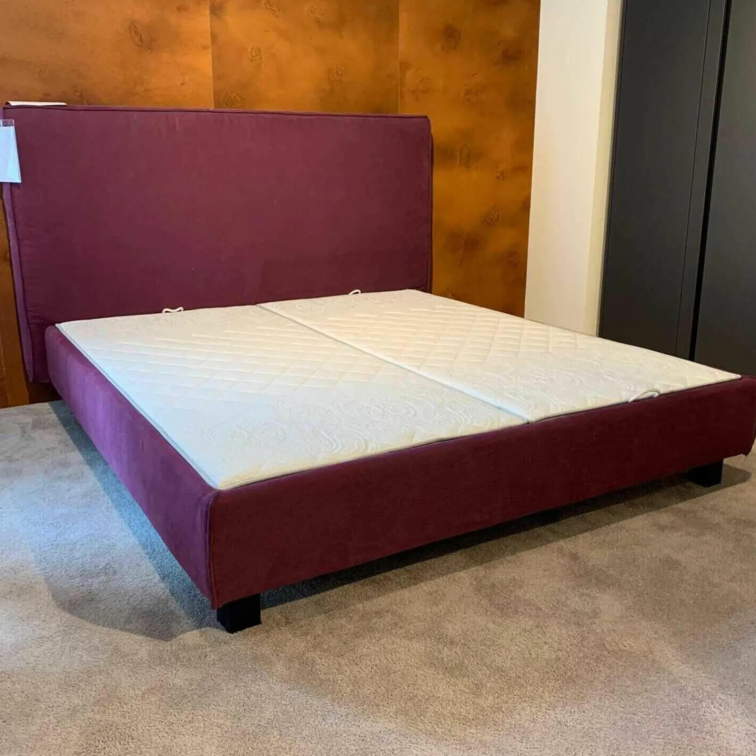 Möller Design Boxspringbetten|Bett Bohemian Stoff Shadow Prune mit Unterfederung ohne Matratzen