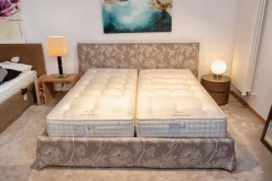 Riposana Polsterbetten|Bett Firenze Bezug Stoff Romo Madigan Chinchilla Grau Zylinderfüße Lack Schwarz Ohne Matratze Und Lattenrost