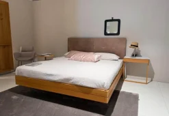 Team 7 Polsterbetten|Bett Float Eiche Naturöl Kopfteil Naturleder L7 Tartufo Braun Inklusive Nachtkästchen Float Eiche Naturöl Deckplatte Glas Weiß