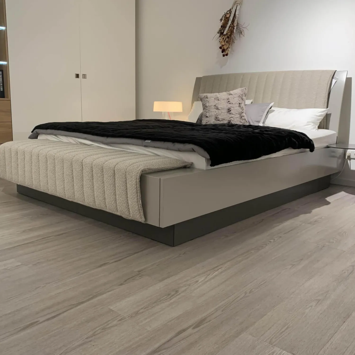 Interlübke Polsterbetten|Bett Izzy M23 Muschel Lackiert Matt 180x200 mit Unterfederungen und Matratzen