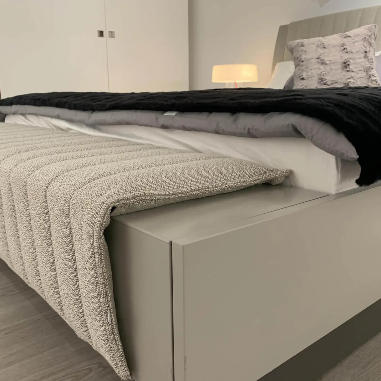 Interlübke Polsterbetten|Bett Izzy M23 Muschel Lackiert Matt 180x200 mit Unterfederungen und Matratzen