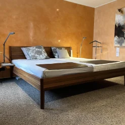 Team 7 Polsterbetten|Bett Light Nussbaum Kopfhaupt ohne Matratzen ohne Lattenrost mit 2 Konsolen (Selbstabholung)