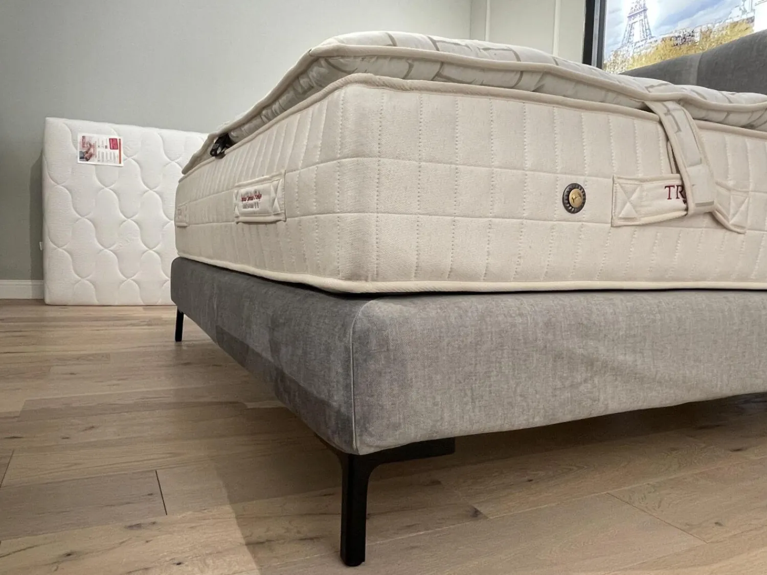 Treca Interiors Boxspringbetten|Bett Moon Stoff Endless CA16955 094 Grau Gestell Schwarz Matratze Imperial Symbiose Inklusive Topper Rivoli