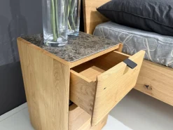 Rodam Ganze Schlafzimmer|Bett Nesuto Mit Beistelltisch Loup Und Nachtschrank Nesuto Eiche Geölt Und Gewachst Mit Nackenrolle Ohne Matratze Und Lattenrost