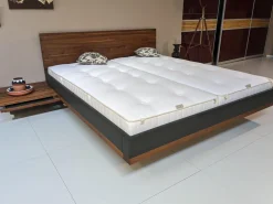 Team 7 Polsterbetten|Bett Riletto Massivholz Nussbaum Lederbettseiten L7 Anthrazit Mit 2 Konsolen Ohne Matratze Und Lattenrost