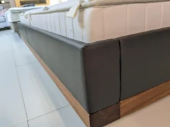 Team 7 Polsterbetten|Bett Riletto Massivholz Nussbaum Lederbettseiten L7 Anthrazit Mit 2 Konsolen Ohne Matratze Und Lattenrost