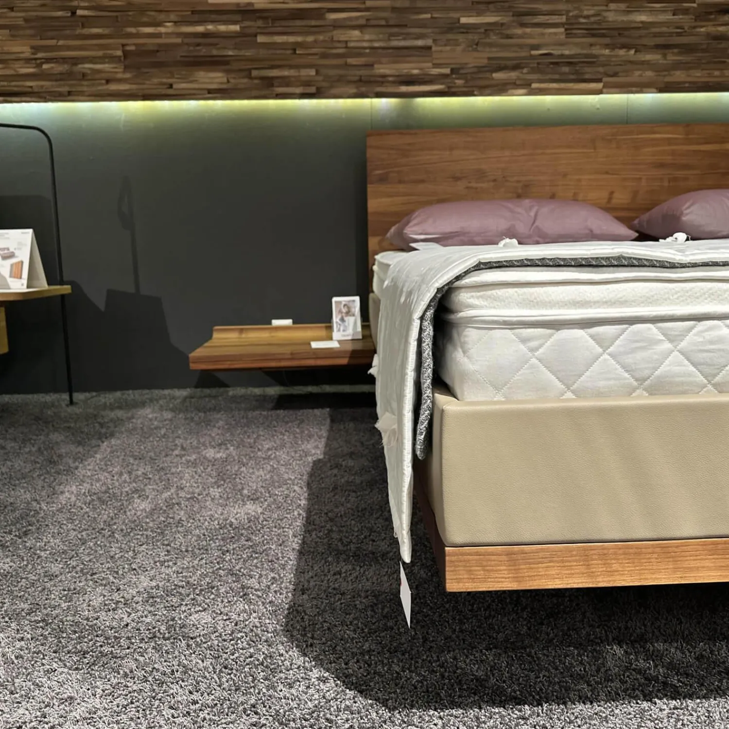 Team 7 Polsterbetten|Bett Riletto Nussbaum Naturöl Seiten Leder Kiesel Beige Mit 2 Laden