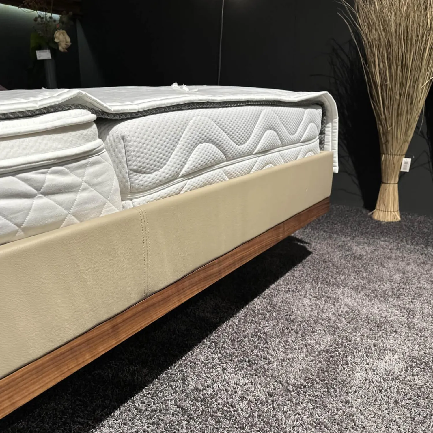 Team 7 Polsterbetten|Bett Riletto Nussbaum Naturöl Seiten Leder Kiesel Beige Mit 2 Laden