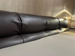 B&B Italia Polsterbetten|Bett Tufty Time Leder 1228350 Kora Dunkelbraun Füße Eiche Natur Inklusiv Matratze und Lattenrost