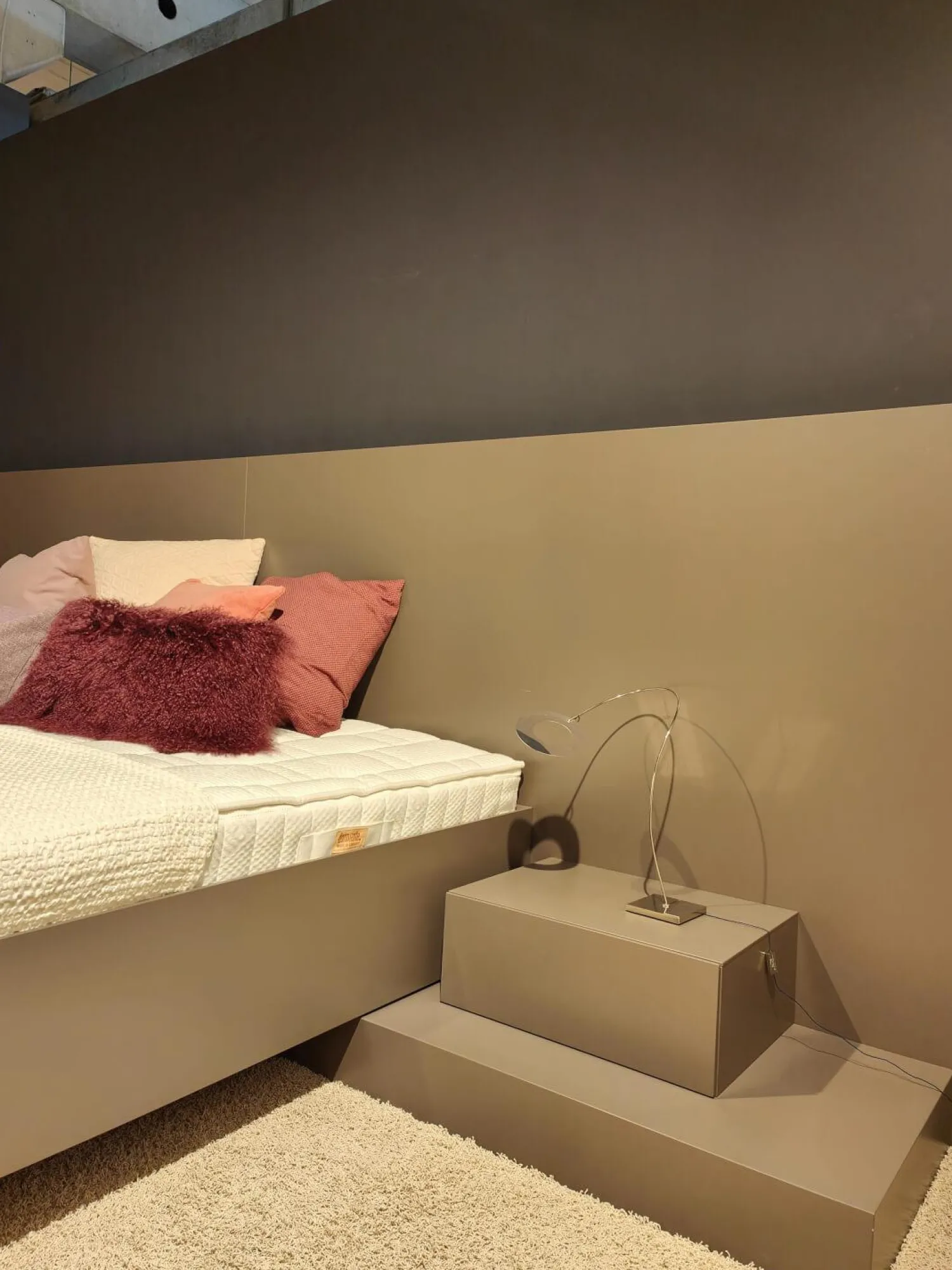Kettnaker Ganze Schlafzimmer|Polsterbetten|Bettanlange Lack Taupe Beige Braun Ohne Lattenrost Ohne Matratze Sowie Dekoration