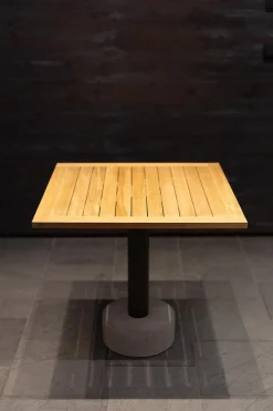 Kettal Esstische|Bistrotisch Roll Platte Teak Gestel 30C Bronze Schwarz