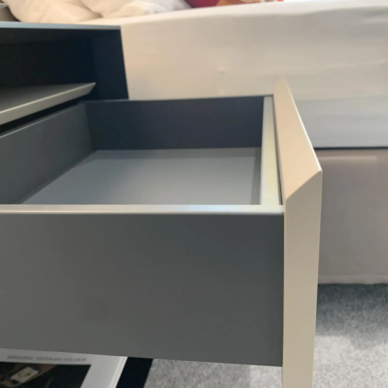 Möller Design Boxspringbetten|Boxspringbett Bohemian C Leder Acacia Grau mit Matratze Paisley P5