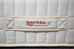 Treca Interiors Boxspringbetten|Boxspringbett Fine Stoff Passion Blau Füße Cube Wenge mit 2 Obermatratzen