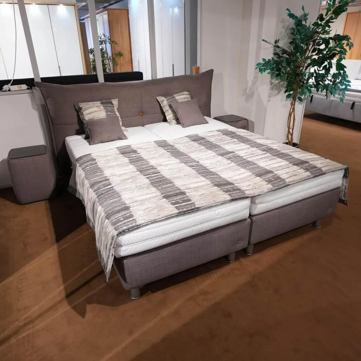 RUF Betten Boxspringbetten|Boxspringbett Santino Stoff 6605 7567 Grau Füße Alufarbig Inklusive Matratzen Und Nachttische