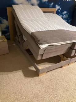 Delux Production OÜ Boxspringbetten|Boxspringbett Taara Stoff Rebel 12 Taupe mit Verstellfunktionen