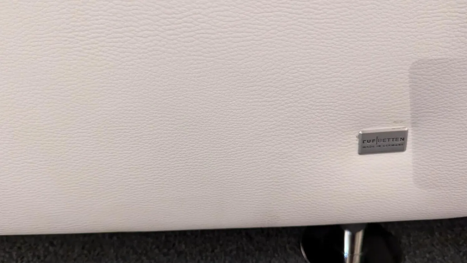 RUF Betten Boxspringbetten|Boxspringbett Veronesse Stoff 6150 Weiß Und 8460 8440 Grau Weiß Füße Chrom Inklusive Matratzen Und Topper Mit Plaid Und 4 Kissen