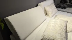 RUF Betten Boxspringbetten|Boxspringbett Veronesse Stoff 6150 Weiß Und 8460 8440 Grau Weiß Füße Chrom Inklusive Matratzen Und Topper Mit Plaid Und 4 Kissen