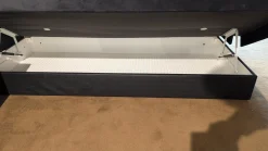 Oschmann Boxspringbetten|Boxspringbett Virginia Stoff 598100 Uni Schwarz Mit Matratze Topper Intrigiert Inklusive 2 Nachtkonsolen Ohne Dekoration Ohne Lampen