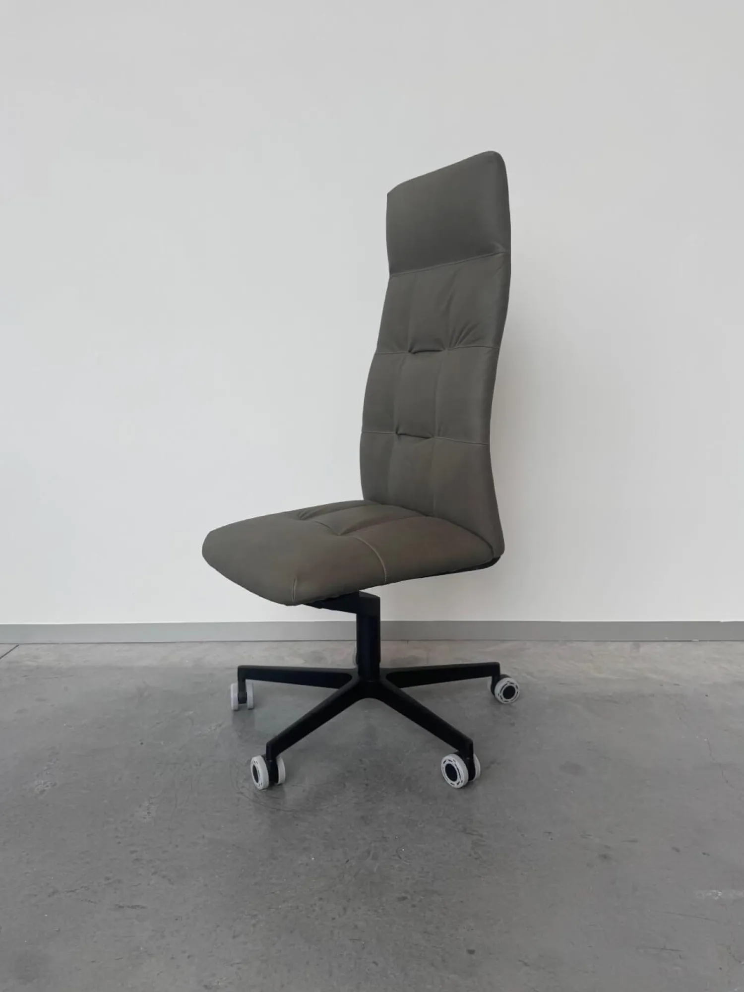 Walter Knoll Bürostühle|Bürodrehstuhl Leadchair Management Soft Leder Vintage 1436 Fango Grau 5 Stern Gestell Metall Schwarz Matt