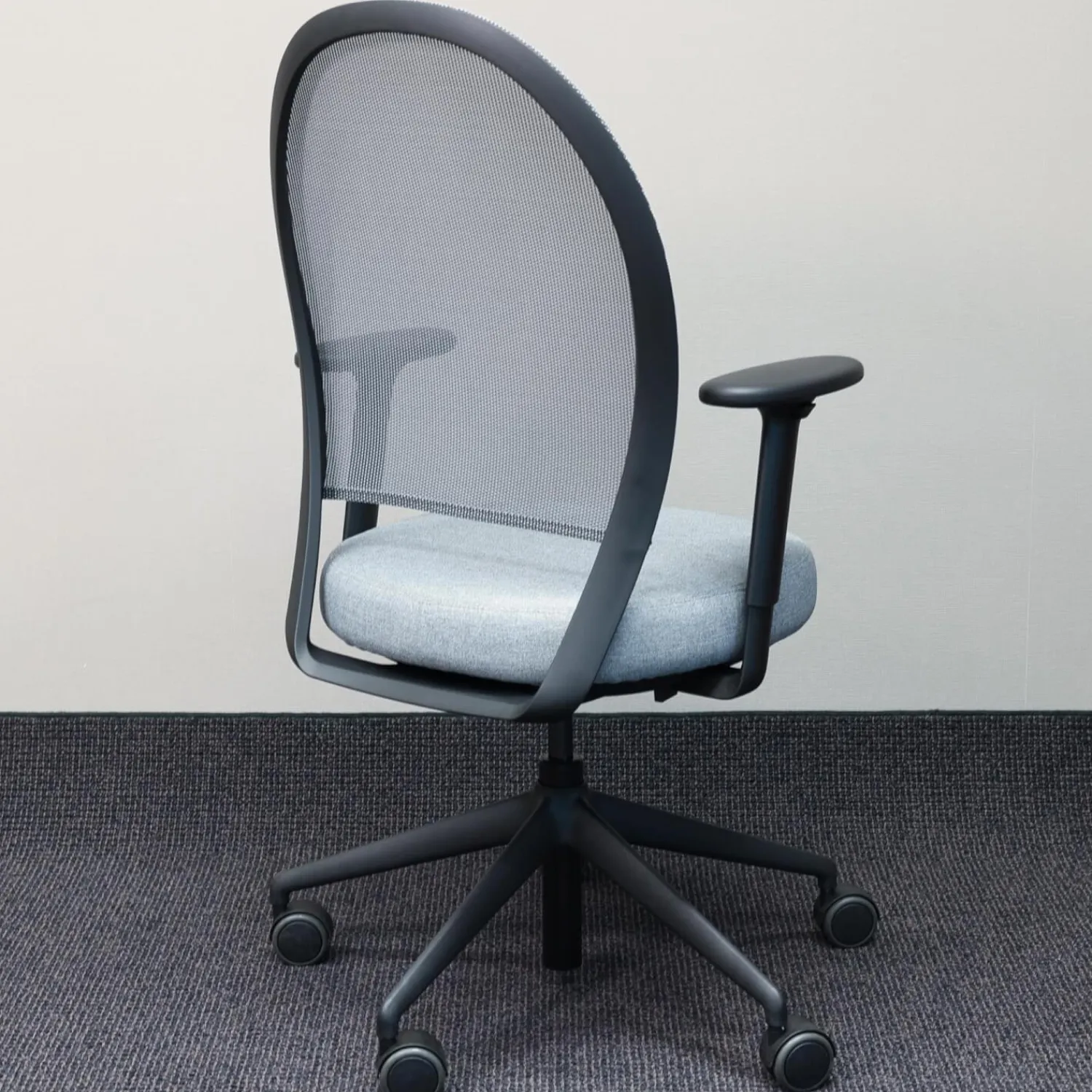 Girsberger Bürostühle|Bürodrehstuhl Marva Gepolstert Grau Gestell Alu Poliert