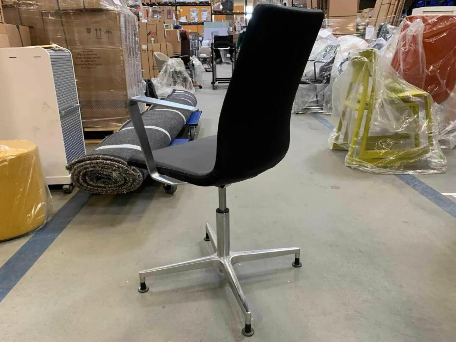 Groovy CC Bürostühle|Bürostuhl Tango Leder Schwarz Gestell Poliert auf Gleitern