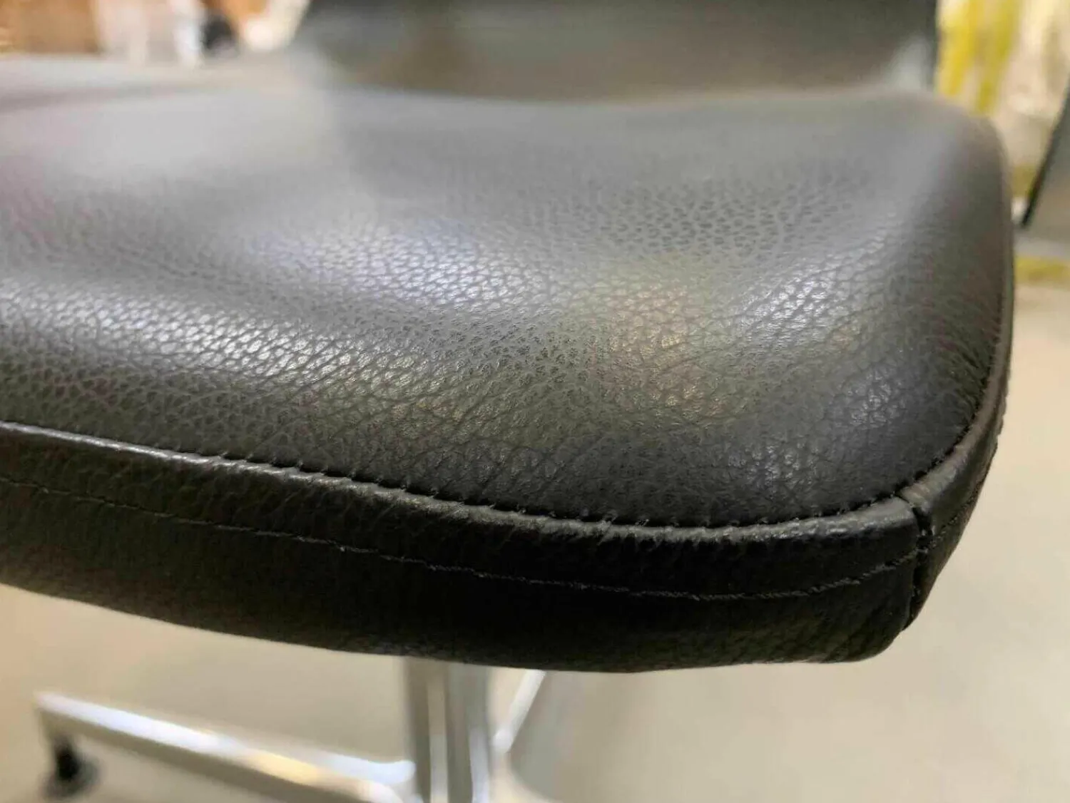 Groovy CC Bürostühle|Bürostuhl Tango Leder Schwarz Gestell Poliert auf Gleitern