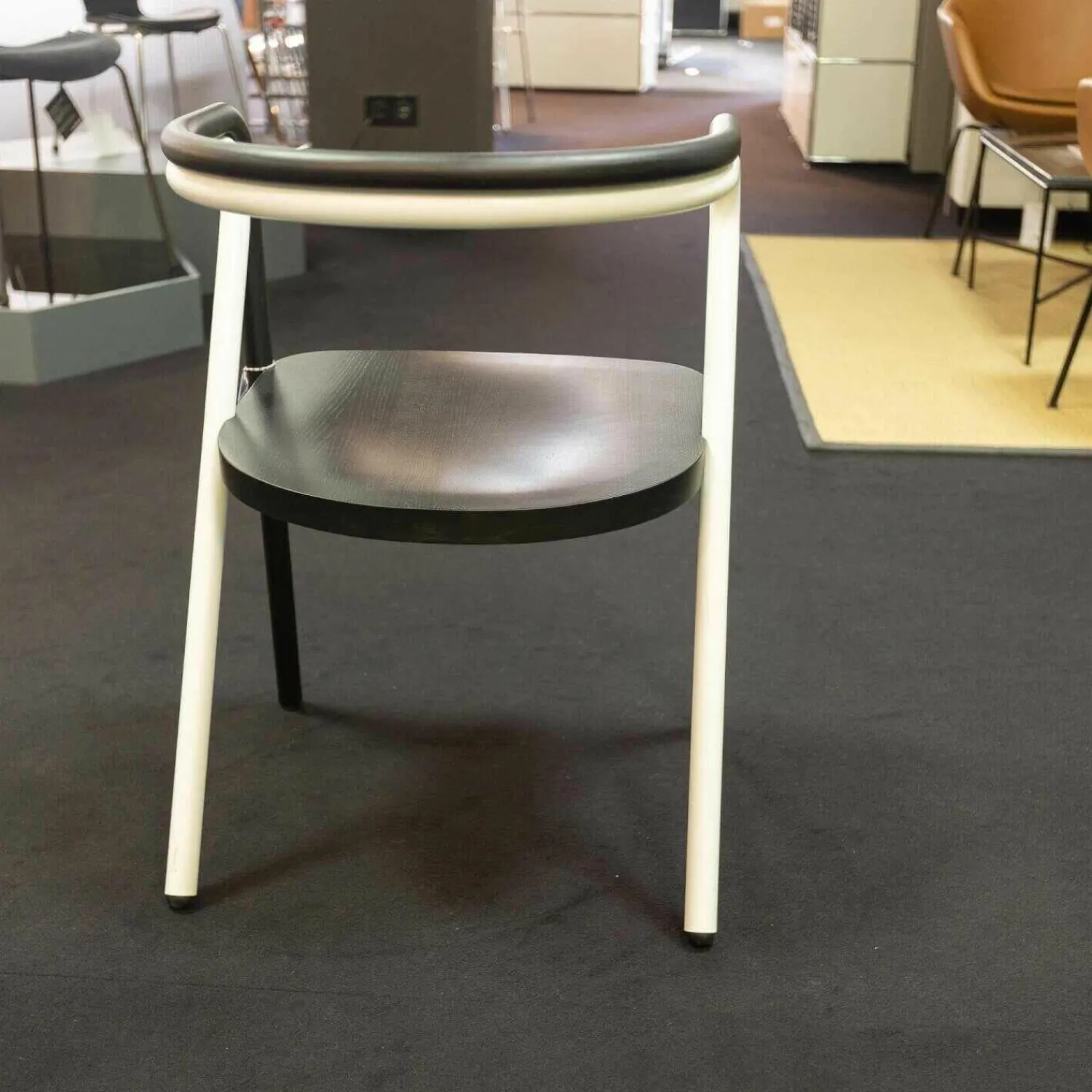 Cappellini Stuhlsets|Chair 2 Gestell Esche Massiv Schwarz Metallrohr Weiß Matt Sitzfläche Birkenholz mit Massivesche