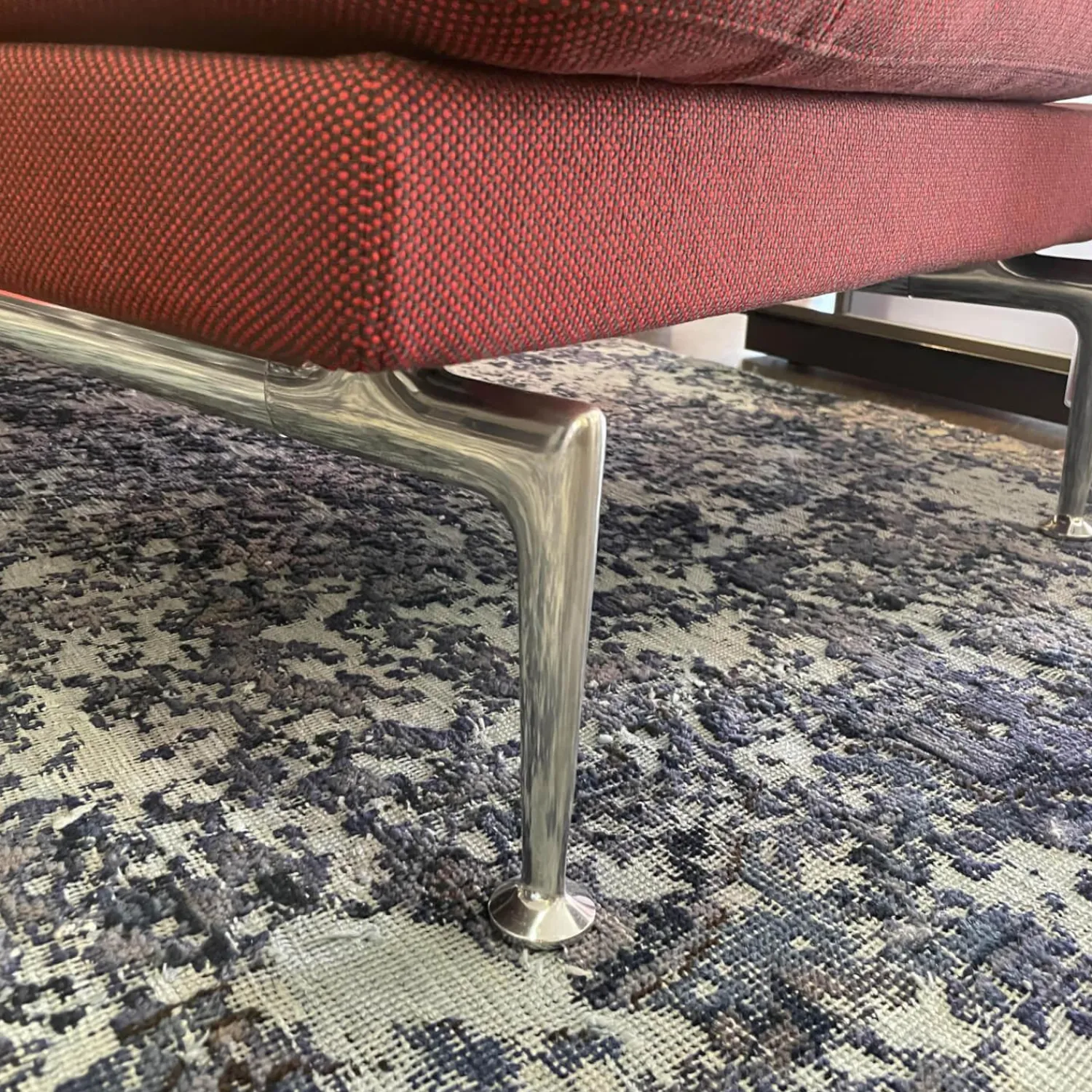 Vitra 2-Sitzer-Sofas|Chaise Lounge Suita Klein Stoff Laser Farbe 35 Rot Moorbraun Untergestell Poliert