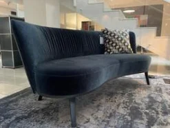 Bielefelder Werkstätten 2-Sitzer-Sofas|Cocktailsofa Nierenförmig Stoff Emilia 151 Dunkelblau Füße Schwarz Gebeizt