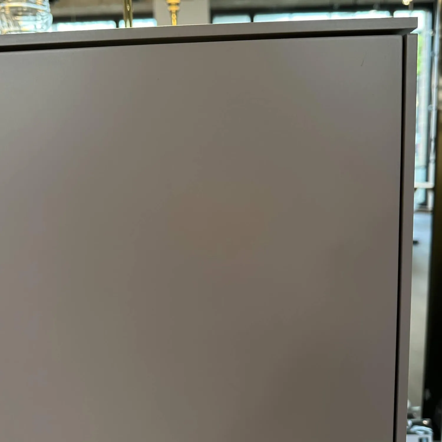 form1 Vitrinen & Highboards|Container Connect Lack Außen Rosé Rosa Grau Innen Snow Weiß Mit Schwarzen Eckfüßen