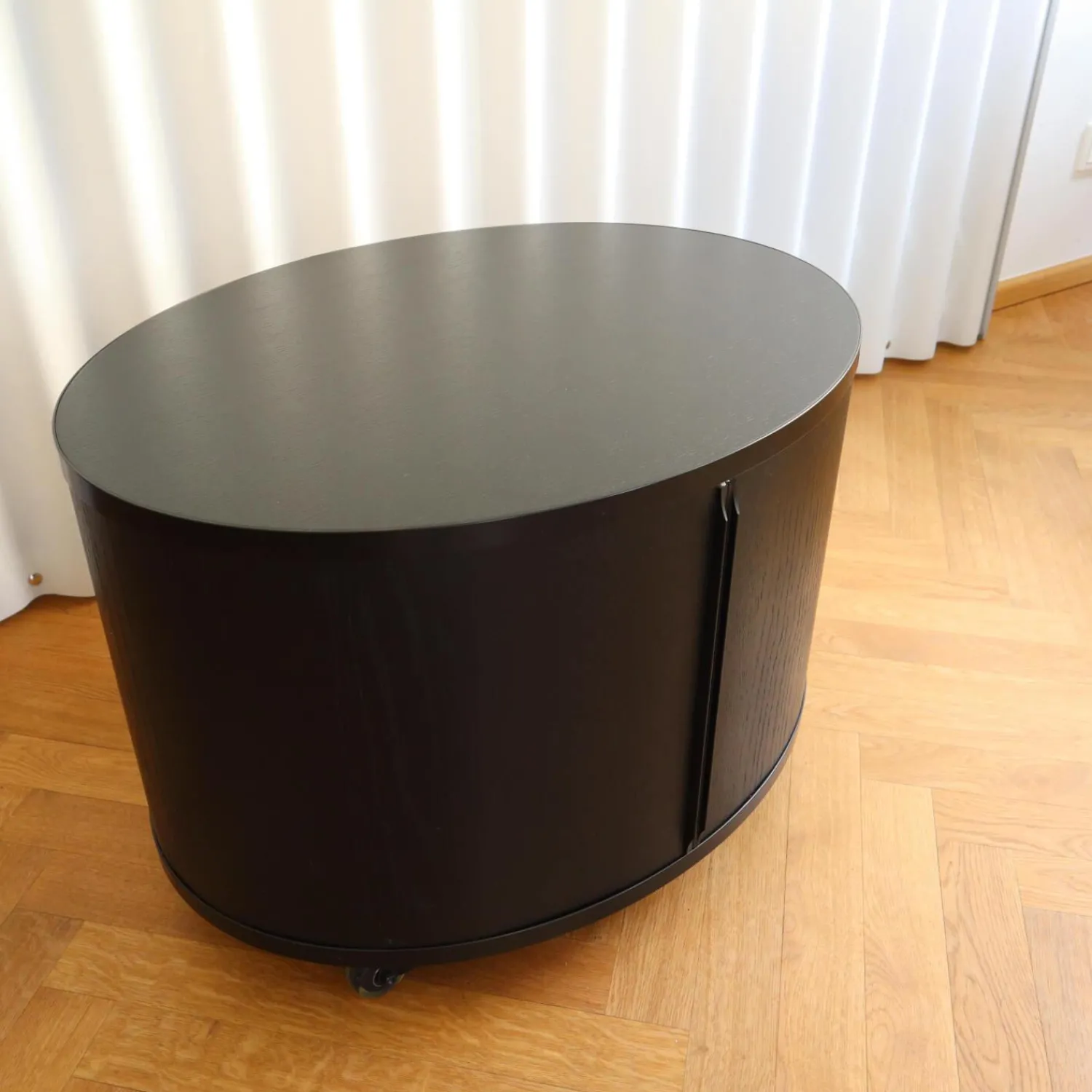 Wogg Regale & Container|Container Ellipse Einstöckig Melamin Schwarz Profile Aluminium Schwarz