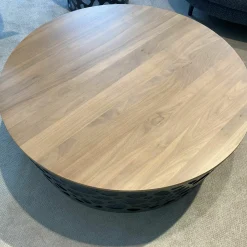 Rolf Benz Couchtische|Couchtisch 926-132 Couchtisch Platte Massivholz Nussbaum Amerikanisch Gestell Stahl Glatt Lackiert Matt Umbragrau Grau