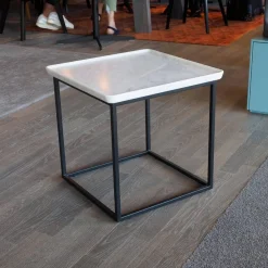 Rolf Benz Couchtische|Couchtisch 934 Tischplatte Naturstein Carrara Geledert Stahl Glatt Lackiert Matt Verkehrsschwarz