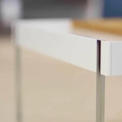 WK Wohnen Couchtische|Couchtisch 444A1 Skid Platte Lack Verkehrsweiß Matt Metallteile Hochglanz Verchromt