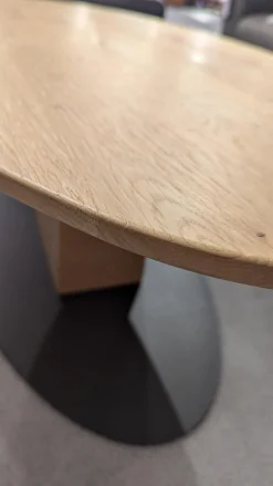 Thielemeyer Couchtische|Couchtisch Avida Asteiche Massiv Fuß Schwarz