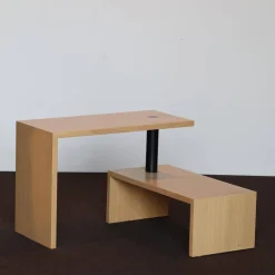 Zanotta Couchtische|Couchtisch Basello Eiche Lackiert Verbindungsstück Stahl Schwarz