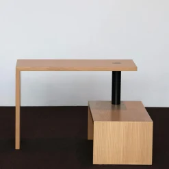 Zanotta Couchtische|Couchtisch Basello Eiche Lackiert Verbindungsstück Stahl Schwarz