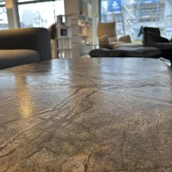 Janua Couchtische|Couchtisch Basket Tischplatte Stein Gemustert Gestell Stahl Schwarz