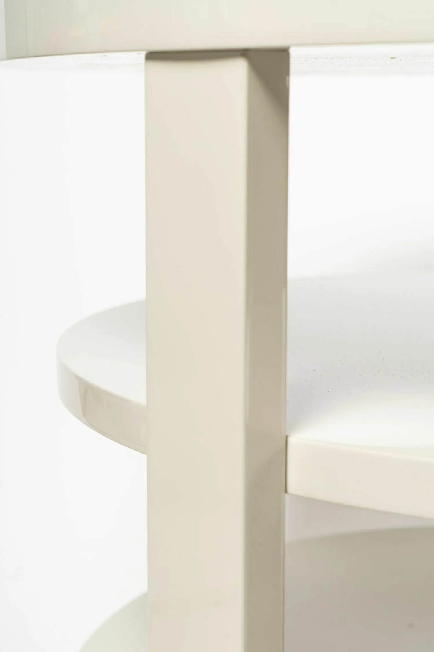 Casamilano Couchtische|Couchtisch Berlino 1907 Lack Hochglänzend Greige RAL 7044 Weiß Grau