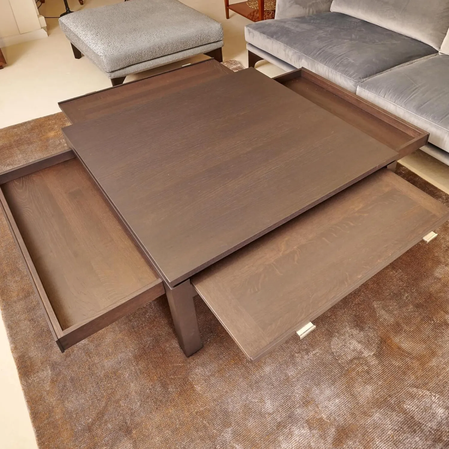 Form Exclusiv Couchtische|Couchtisch Bordeaux Eiche Dunkel Wengefarbig Inklusive 2 Schubladen Und 2 Tablarauzügen