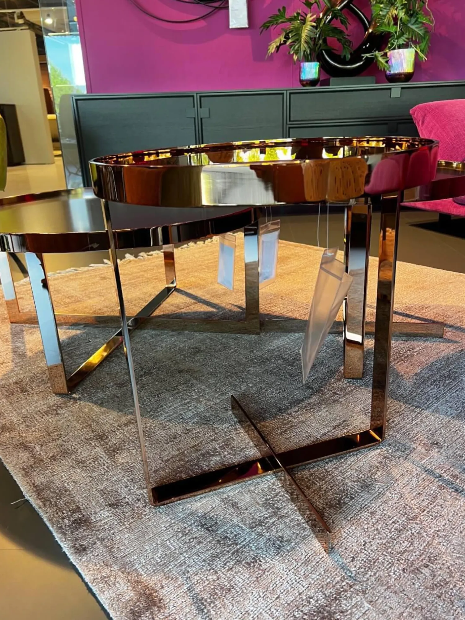 Christine Kröncke Couchtische|Couchtisch Cross 408 Einlegeplatte Schwarzstahl Matt Schutzlackiert Gestell Metall Rose