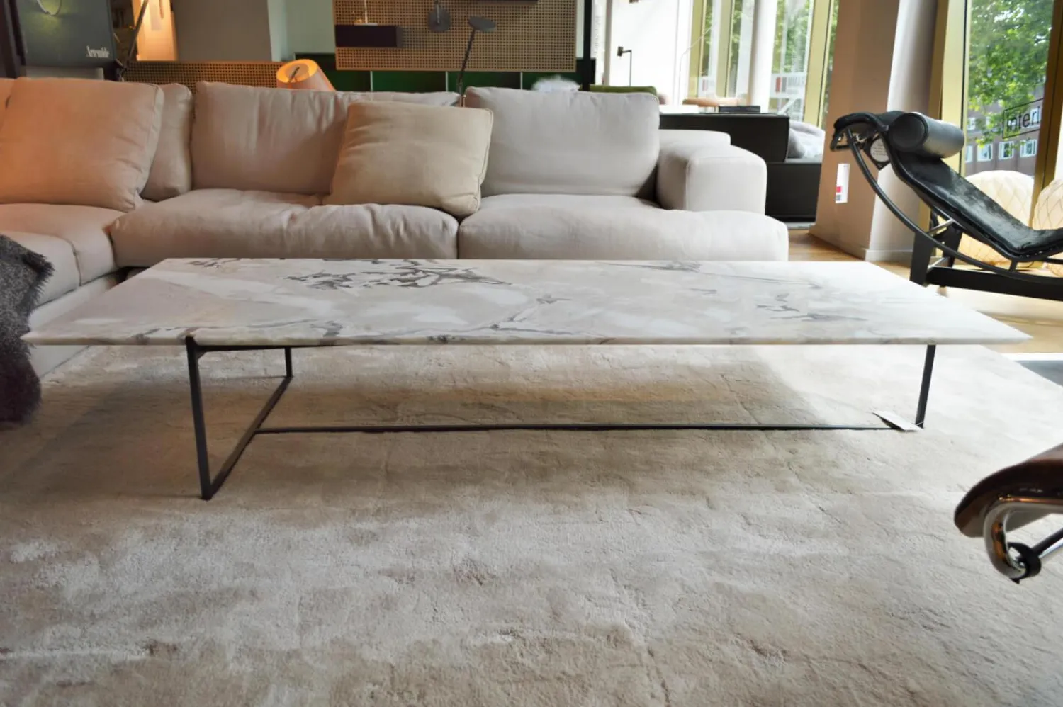 Baxter Couchtische|Couchtisch Icaro Stone Marmor White Marble Untergestell Mattschwarz Lackiert