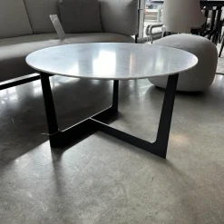 Poltrona Frau Couchtische|Couchtisch Ilary Gestell Metall Marmor Grigio Roma mit Halbglanzfinisch