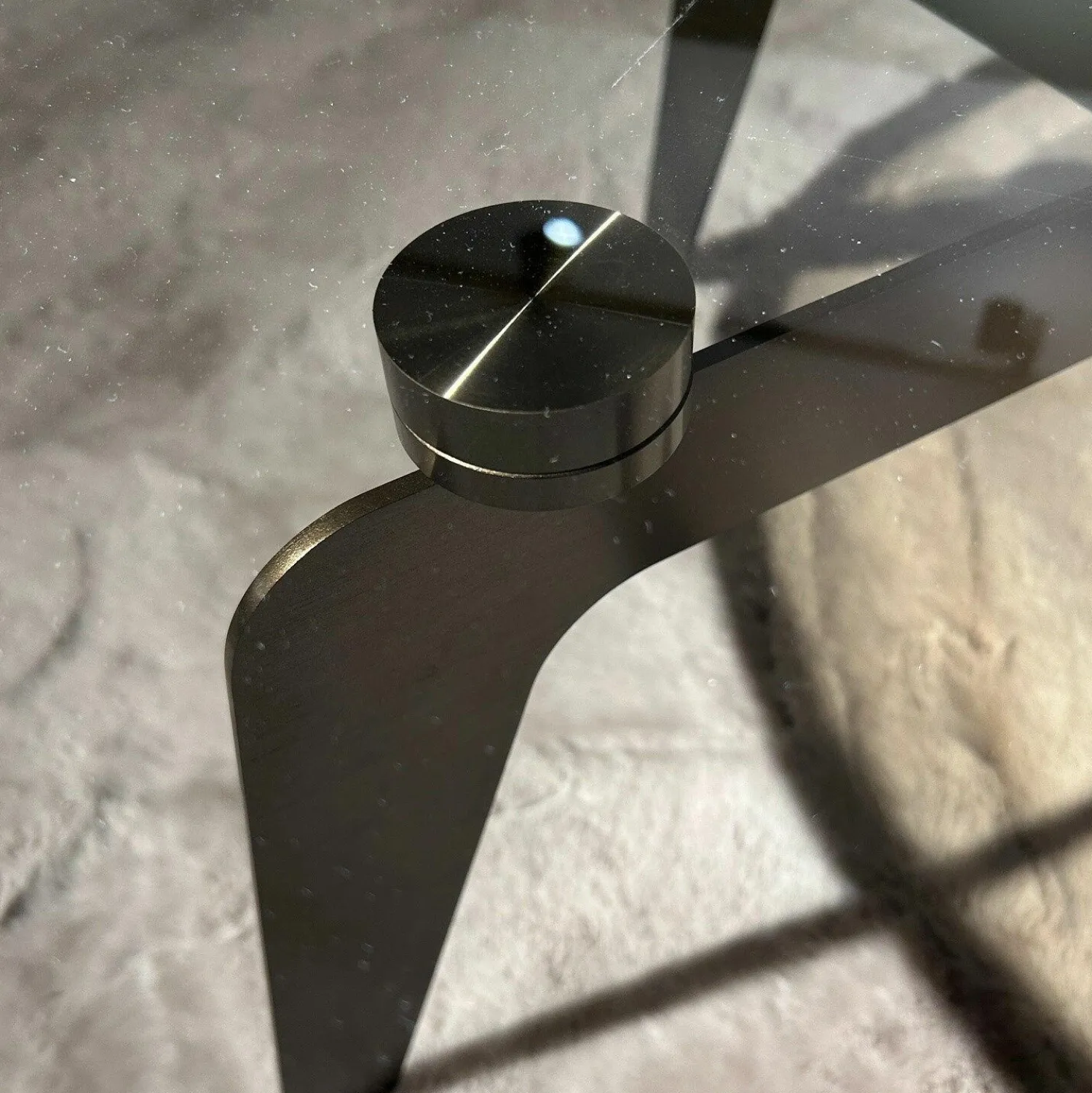 Minotti Couchtische|Couchtisch Kirk Platte Glas Bronziert Gestell Metall Bronze Lackiert