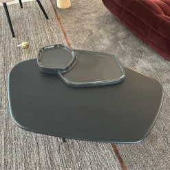 Ligne Roset Couchtische|Couchtisch Lewa Platte Esche Schwarz Auflage Keramik Ebenschwarz Füße Stahl Schwarz Lackiert