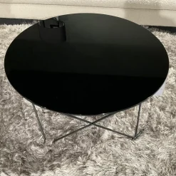 Christine Kröncke Couchtische|Couchtisch Moi Black Edition Platte Glas Schwarz Hinterlackiert Gestellt Stahl Schwarz Matt