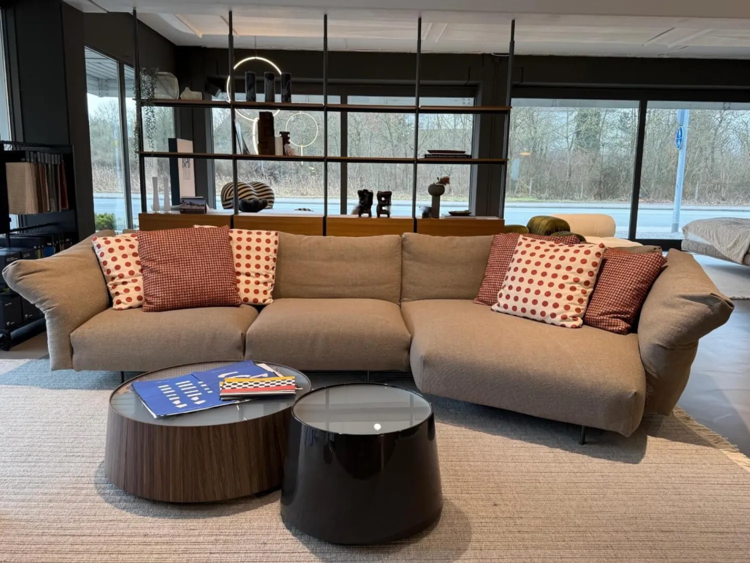 B&B Italia Couchtische|Couchtisch Planck Tischplatte Glas Geätzt Halbtransparent Korpus MDF Kaffee Schwarz Glänzend Lackiert