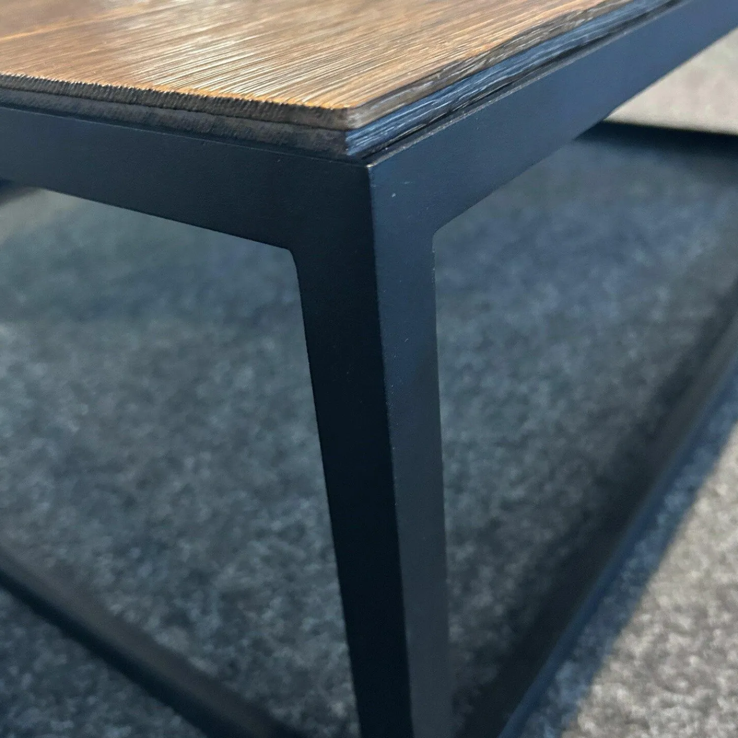 Janua Couchtische|Couchtisch SC 54 Platte Eiche Geköhlt Gelaugt Gekalkt Gestell Tiefschwarz