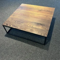 Janua Couchtische|Couchtisch SC 54 Platte Eiche Geköhlt Gelaugt Gekalkt Gestell Tiefschwarz